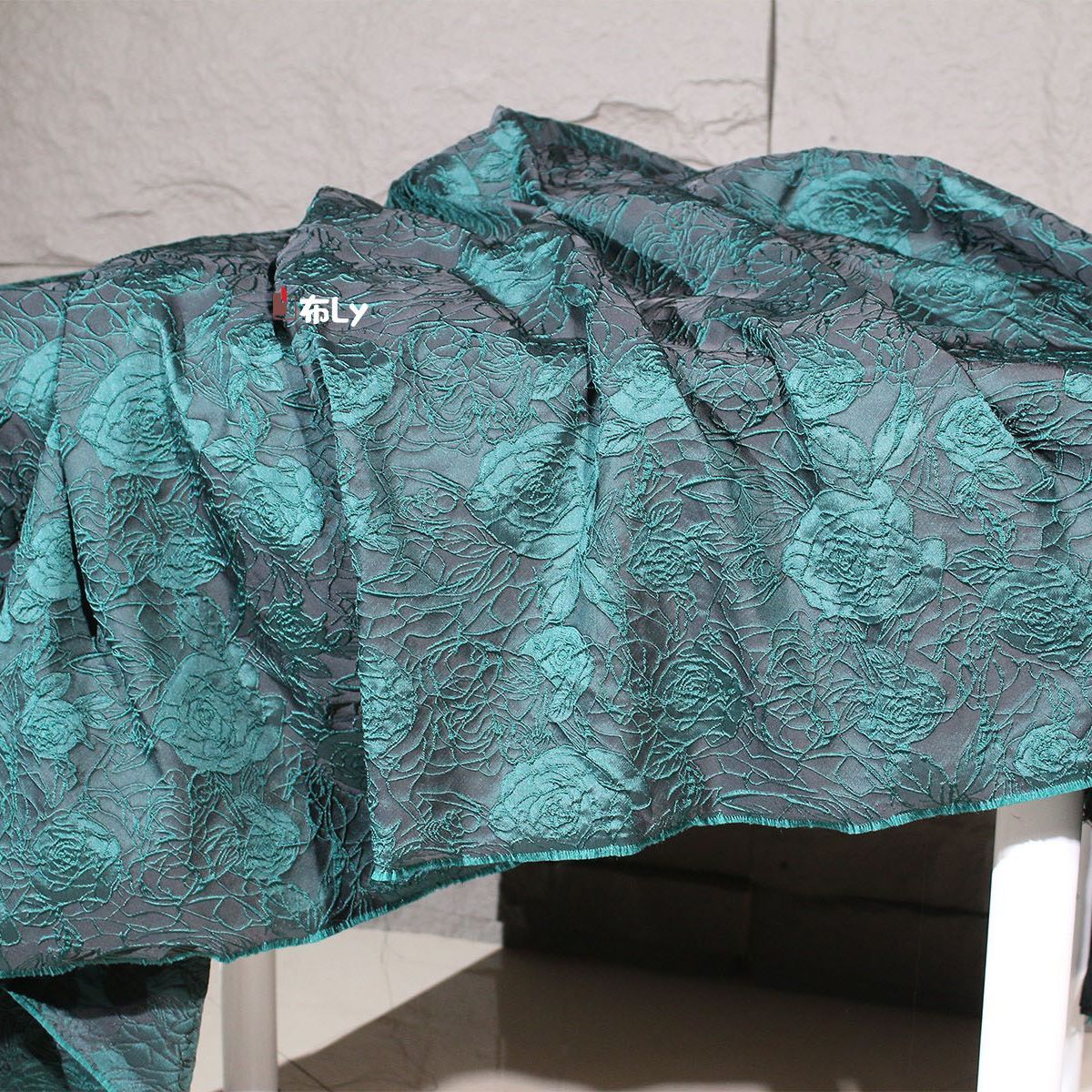 Groene pruimenborduurtextuurst - Embroidery Texture recensie en prijs