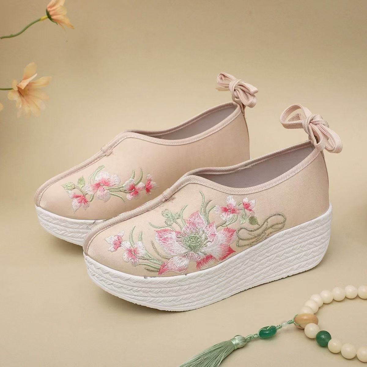 Vrouwelijke etnische stijl wed - Embroidery Shoes recensie en prijs