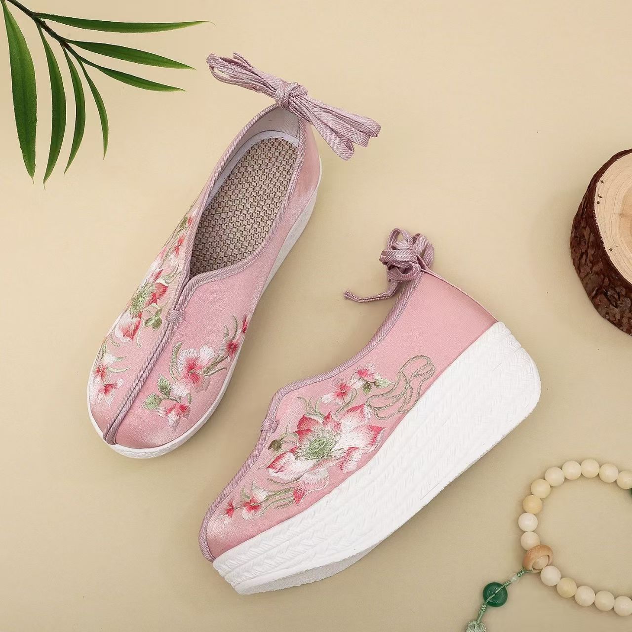 Vrouwelijke etnische stijl wed - Embroidery Shoes recensie en prijs