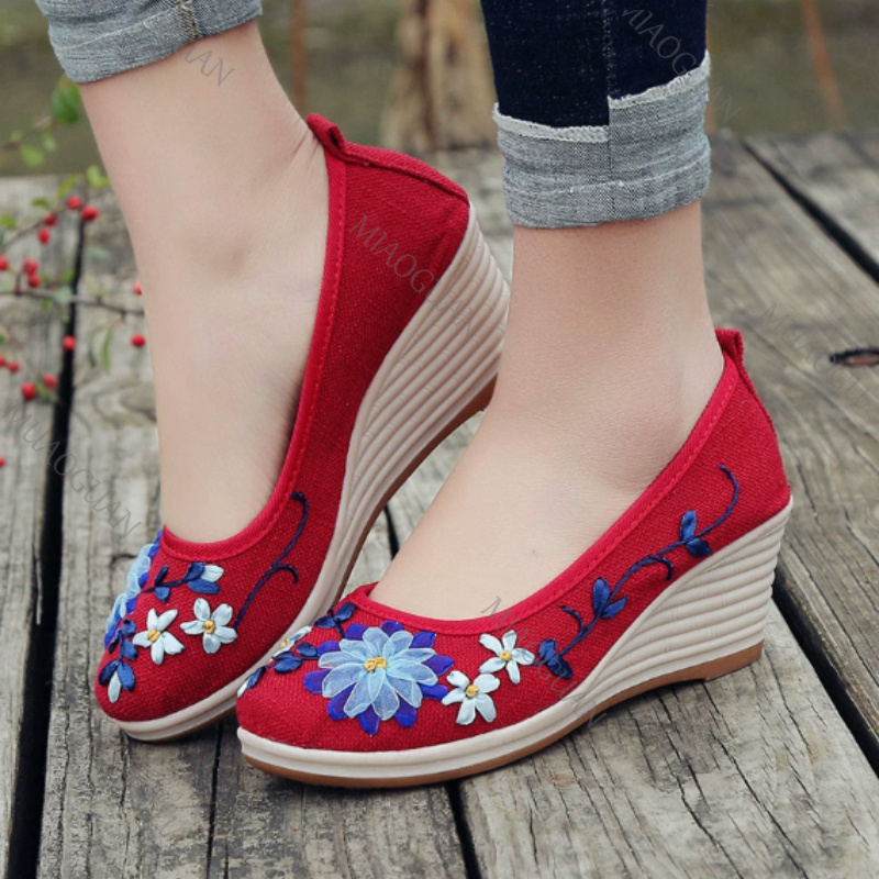 Geborduurde dames comfort wedg - Embroidery Shoes recensie en prijs
